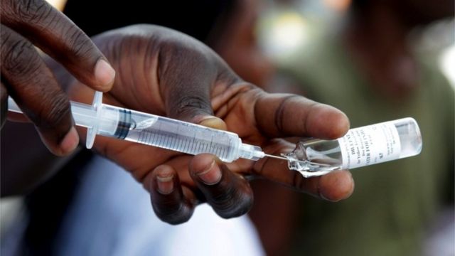 Les Chroniques de Ragidro  : Vaccin COVID … à Mada, ils sont complètement piqués&nbsp;…